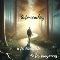 Illustration d’un chemin lumineux en forêt avec une silhouette qui avance vers la lumière, symbolisant l’exploration intérieure des croyances personnelles.